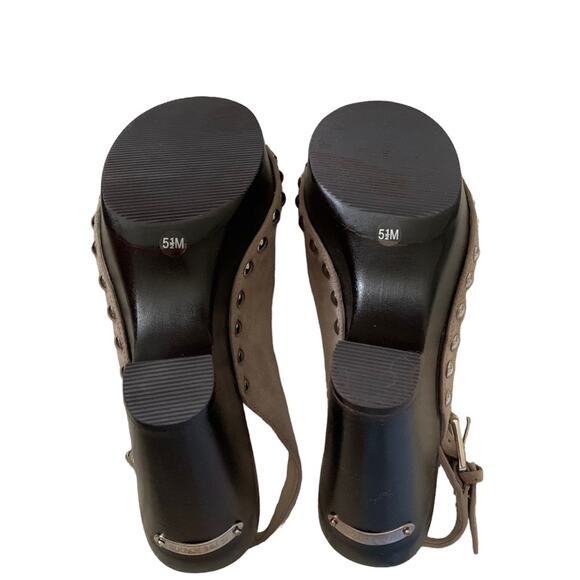 Michael Kors Taupe Suede Charm Sling Back Platform Wedge Heels 5.5 NWOT - Picture 10 of 10